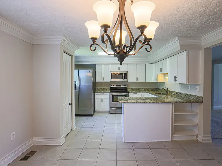 831 Comer Sq — Photo 9
