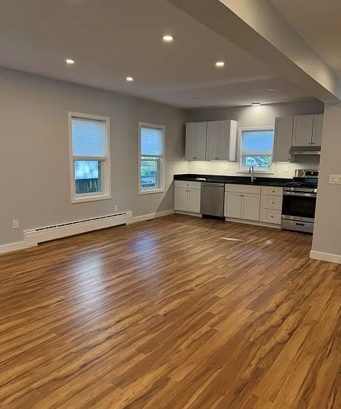 277 Waterman St — Photo 2