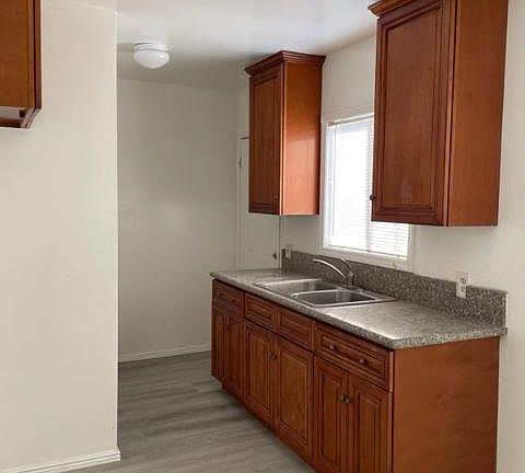 3rd image of 1715 1/2 W Olympic Blvd