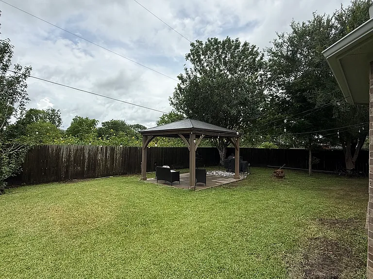 218 Texas Ave — Photo 16