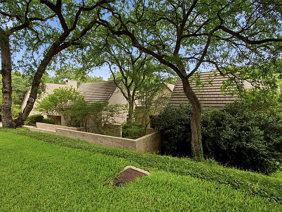 3rd image of 1111 Pebble Creek Rd
