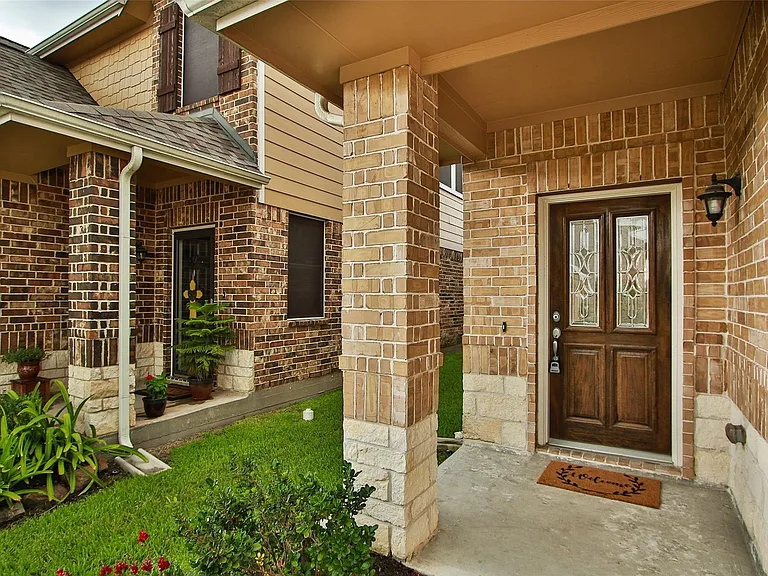 8517 Sunset Loch Dr — Photo 2