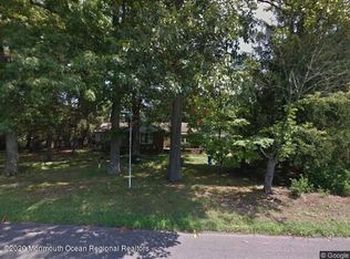 5 Cedar Ln, Freehold, NJ 07728