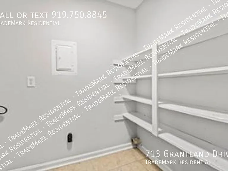 713 Grantland Dr — Photo 7
