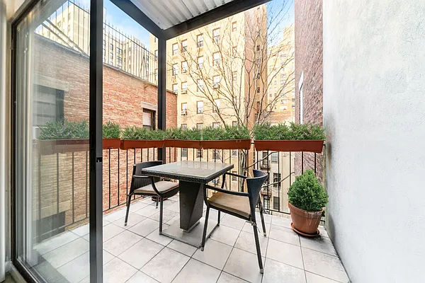 Sold by Compass | media 4