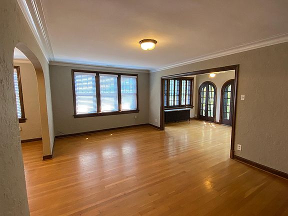 5th image of 7337 Pershing Ave #2E