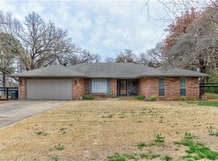 4404 Elm Dr, Edmond, OK 73034