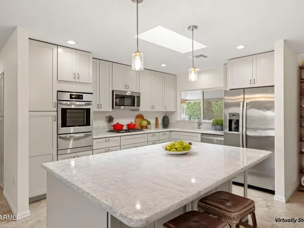 10343 W TWIN OAKS Drive, Sun City, AZ 85351