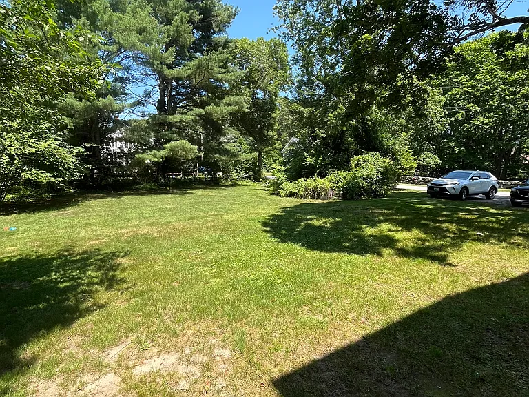 30 King St #2 — Photo 3
