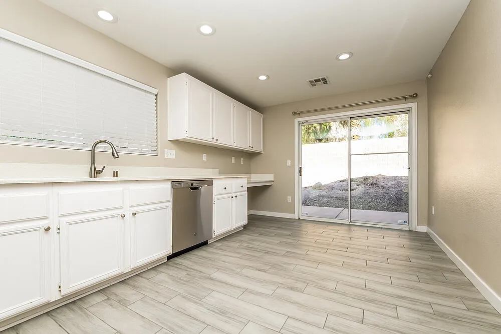 3 bed, 2.0 bath, 1235 sqft, $1,920 — Photo 4