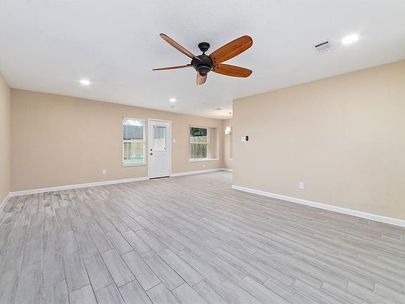 3rd image of 16715 Espinosa Dr