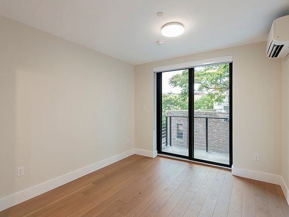 4th image of 30 Orient Ave APT 3B