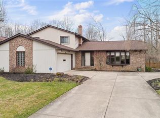 37510 Bunker Hill Dr, Solon, OH 44139