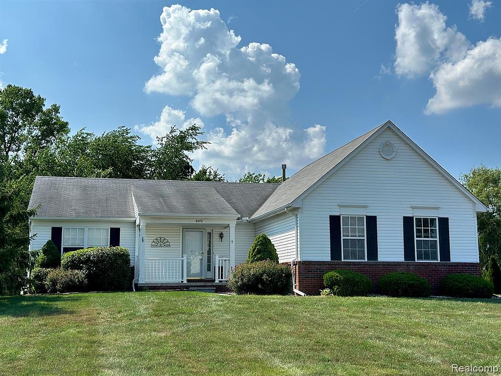 8072 Lark Ln, Grand Blanc, MI 48439 MLS 20230054611 Zillow