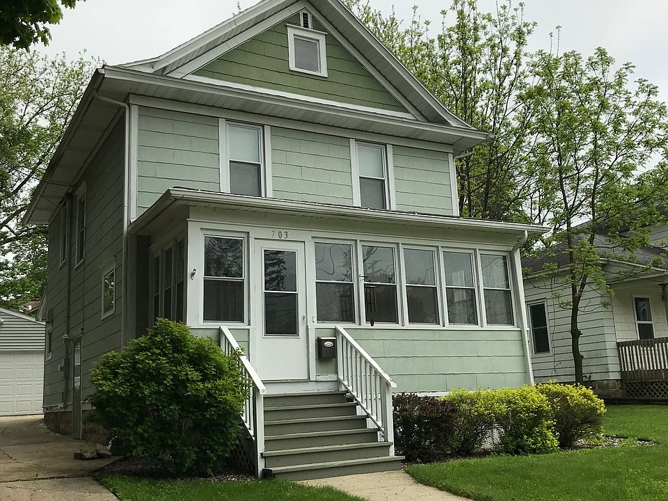 1st image of 703 Blaine St