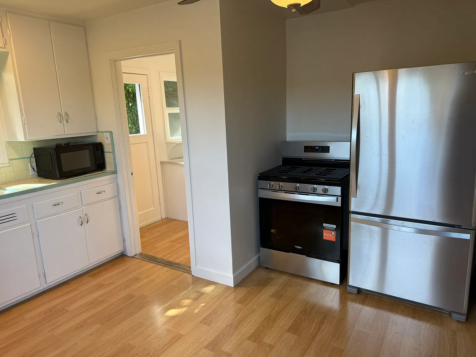 2 bed, 797 sqft, $3,200 — Photo 2
