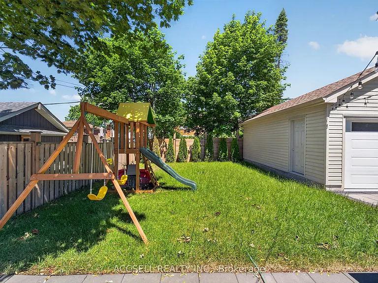 10 Sylla Ave — Photo 29