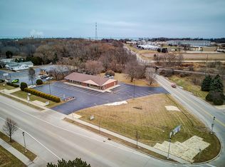 1040 S Spring St, Port Washington, WI 53074