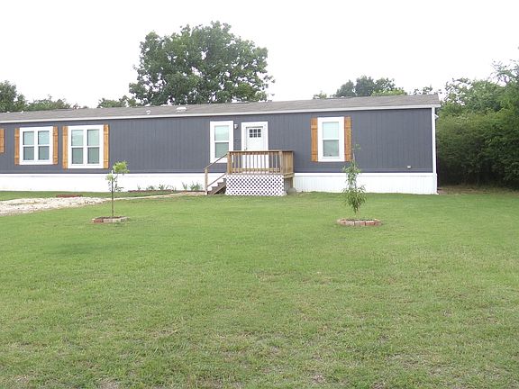 3rd image of 407 SE County Road 3040