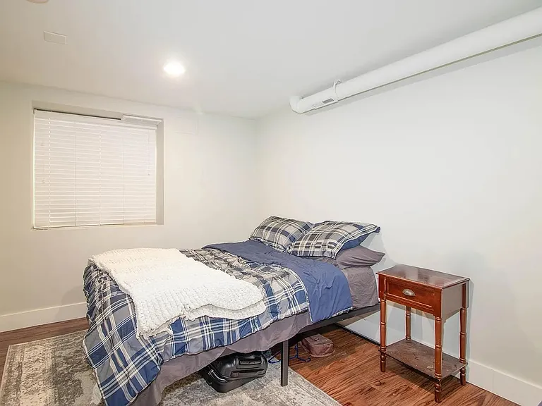406 S 24th St — Photo 12