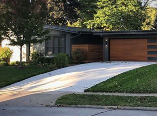 912 29th St, West Des Moines, IA 50265