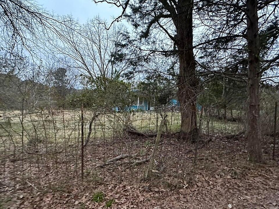 2nd image of 139 Critter Rd