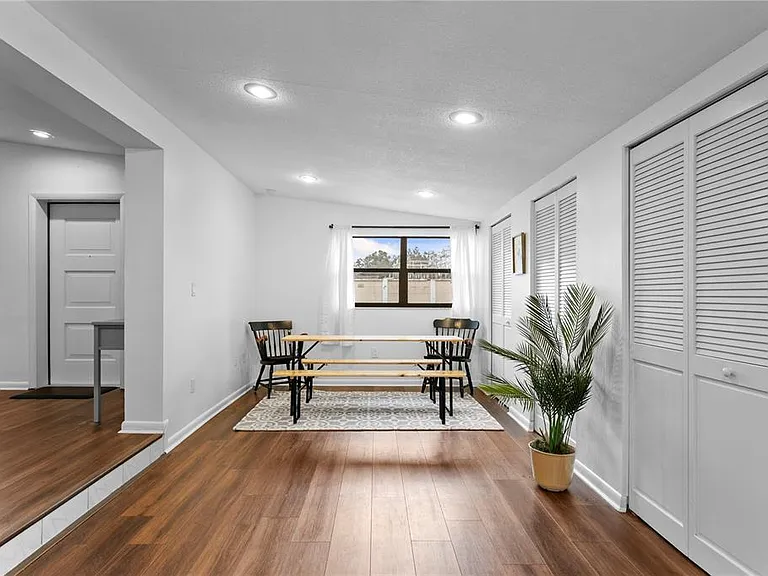 2407 S Lois Ave — Photo 15