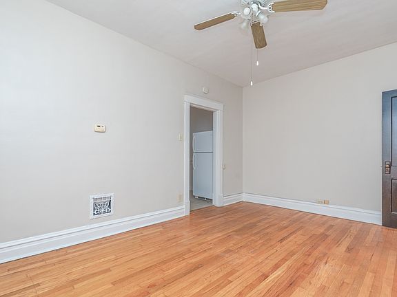 4th image of 4935-37 Magnolia Ave