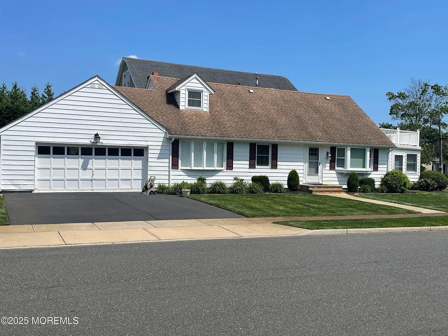 3 bed, $3,900 — Photo 2