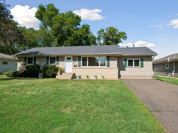702 Madison St S, Shakopee, MN 55379
