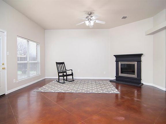5th image of 321 Foreston Dr