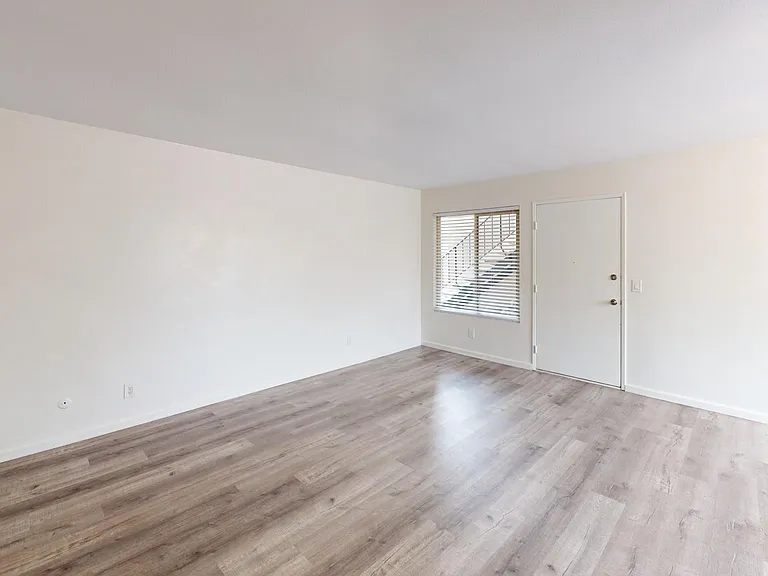 635 Emory St #6 — Photo 6