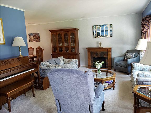 2nd image of 4 Marlowe Pl