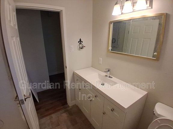 4th image of 325 Albany St Unit 2