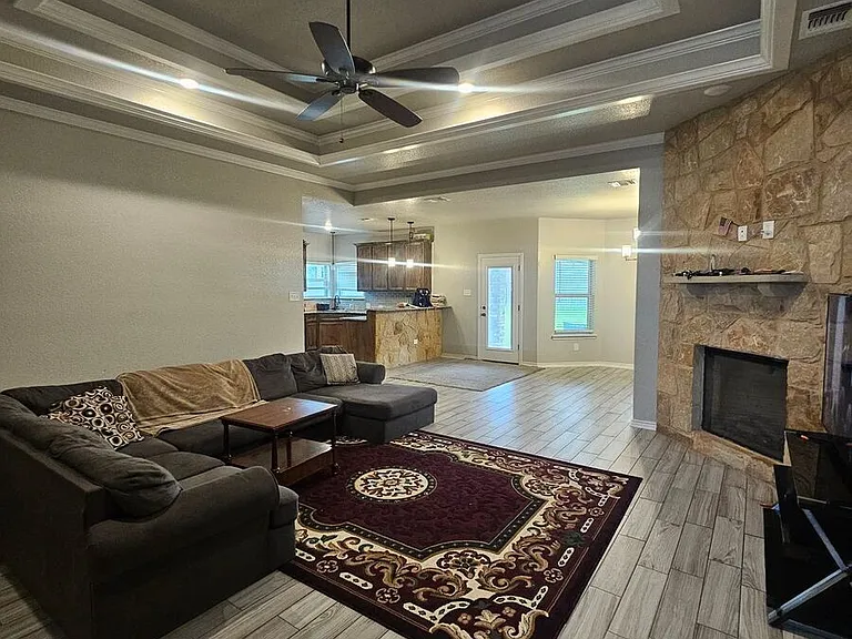 5304 La Terraza Ln — Photo 2