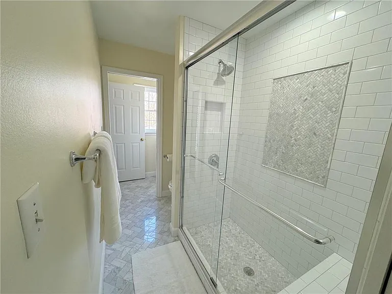 18 Dean Overlook NW — Photo 32