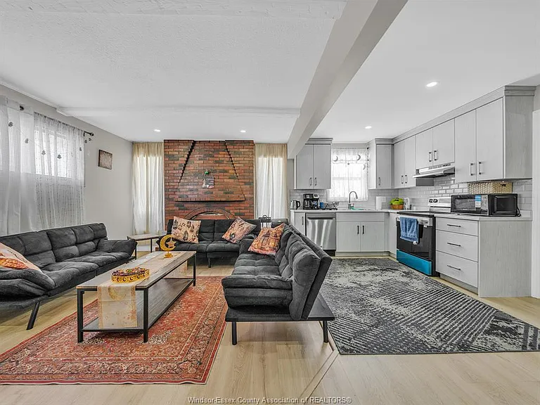 2450 McKay Ave — Photo 18