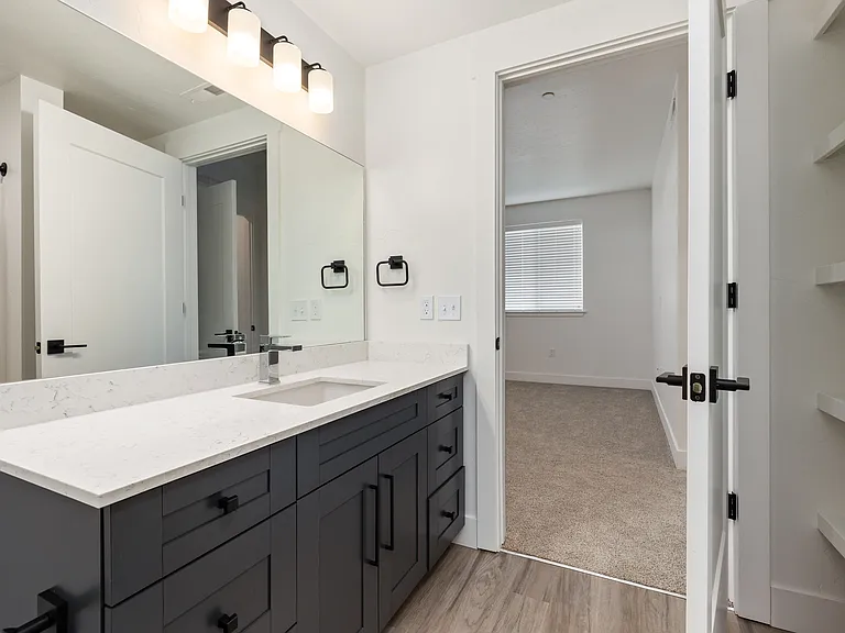 Olivia Apartments — Photo 34