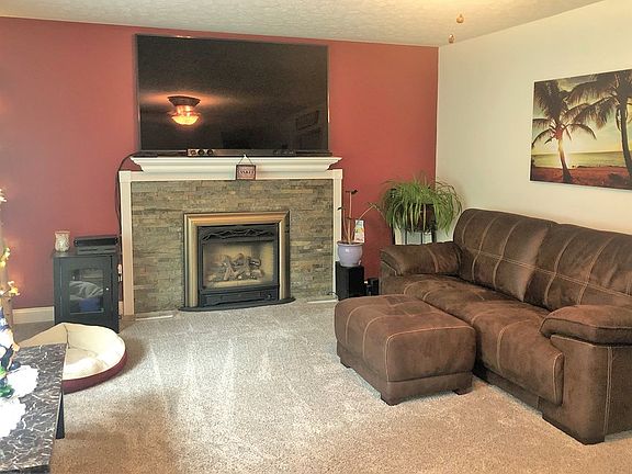 2nd image of 43 Belaire Dr