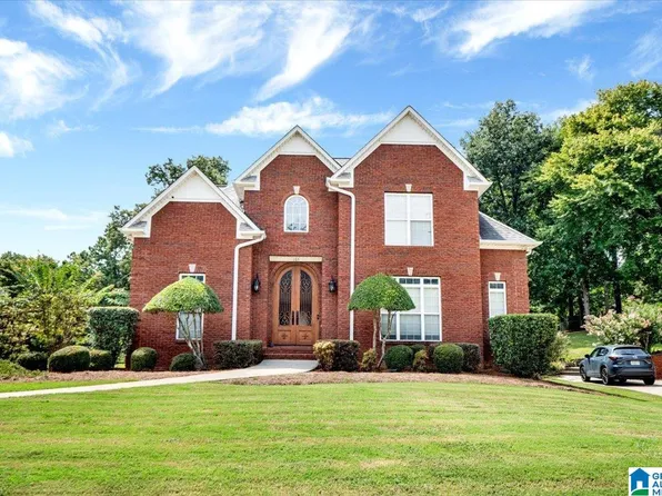 165 Cluster Springs Cir, Gardendale, AL 35071