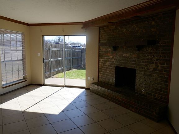 3rd image of 607 SE 41st St APT B