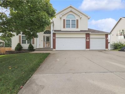 2323 NE Summerfield Dr, Blue Springs, MO, 64029