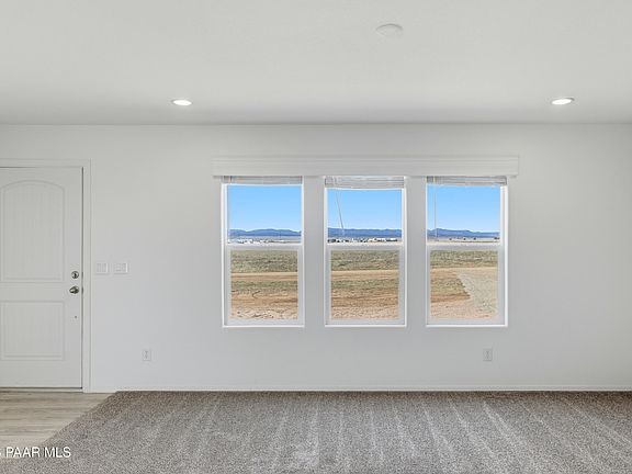 5th image of 27181 W Kingdom Ct