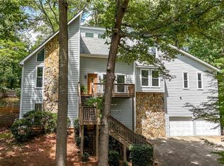 569 Farmbrook Trl NE, Kennesaw, GA 30144