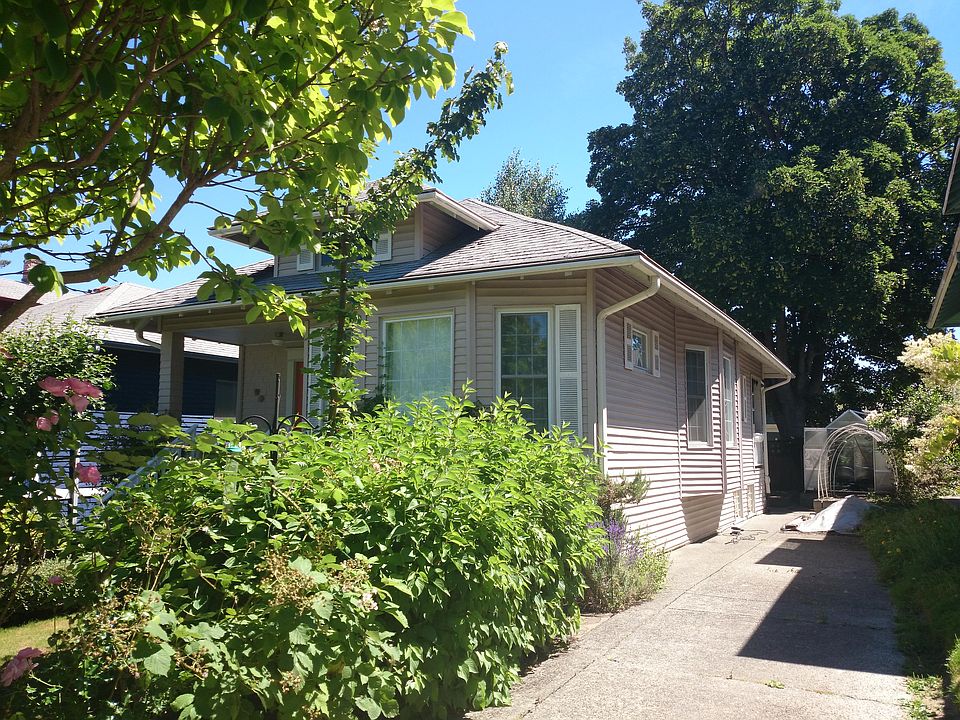 2nd image of 538 30th Ave