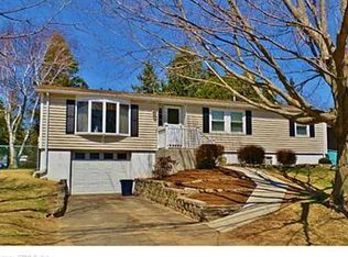 16 Skyview Ter, Groton, CT 06340