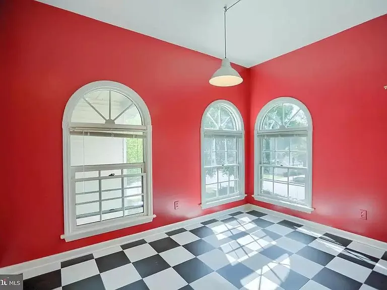 Bright kitchen dining area