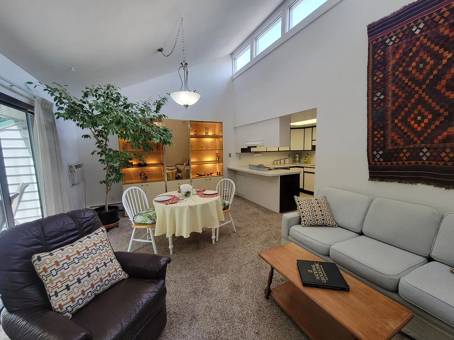 2 bed, 1000 sqft, $2,600 — Photo 1