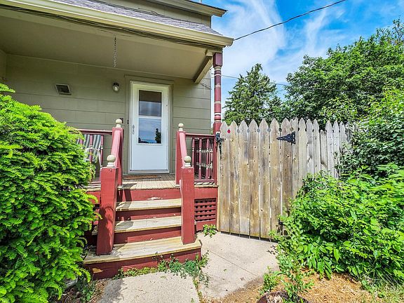 5th image of 433 Arlington Ave