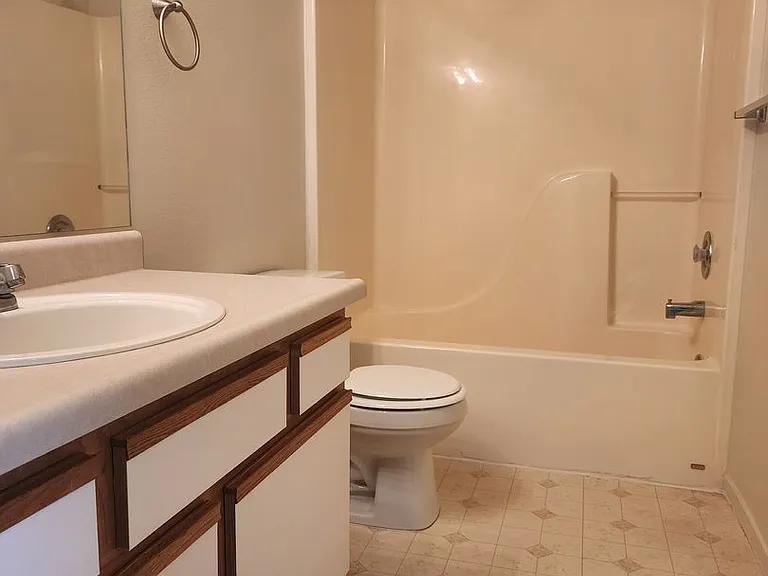 403 Valley Cir — Photo 6